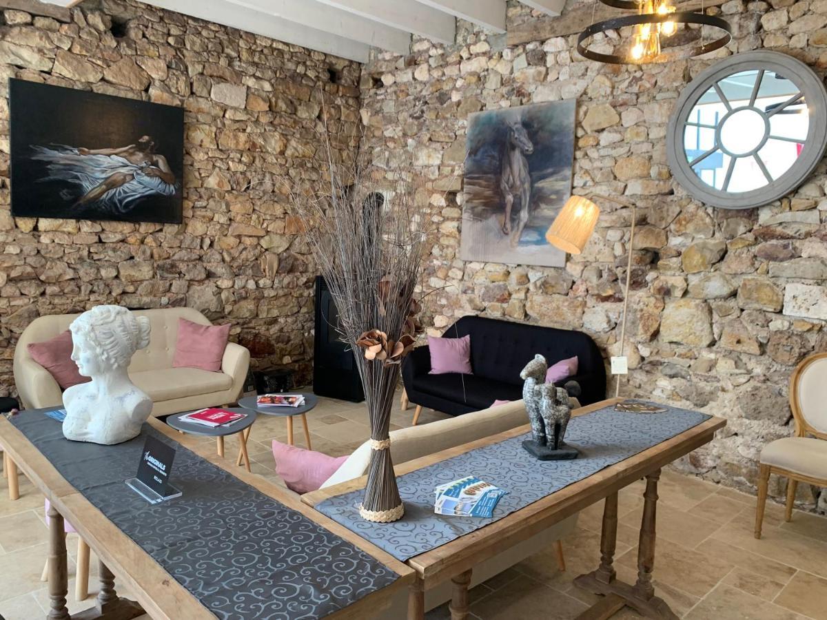 Le Manoir De Pierre Levee, The Originals Collection Hotel Tournon-Saint-Martin Bagian luar foto