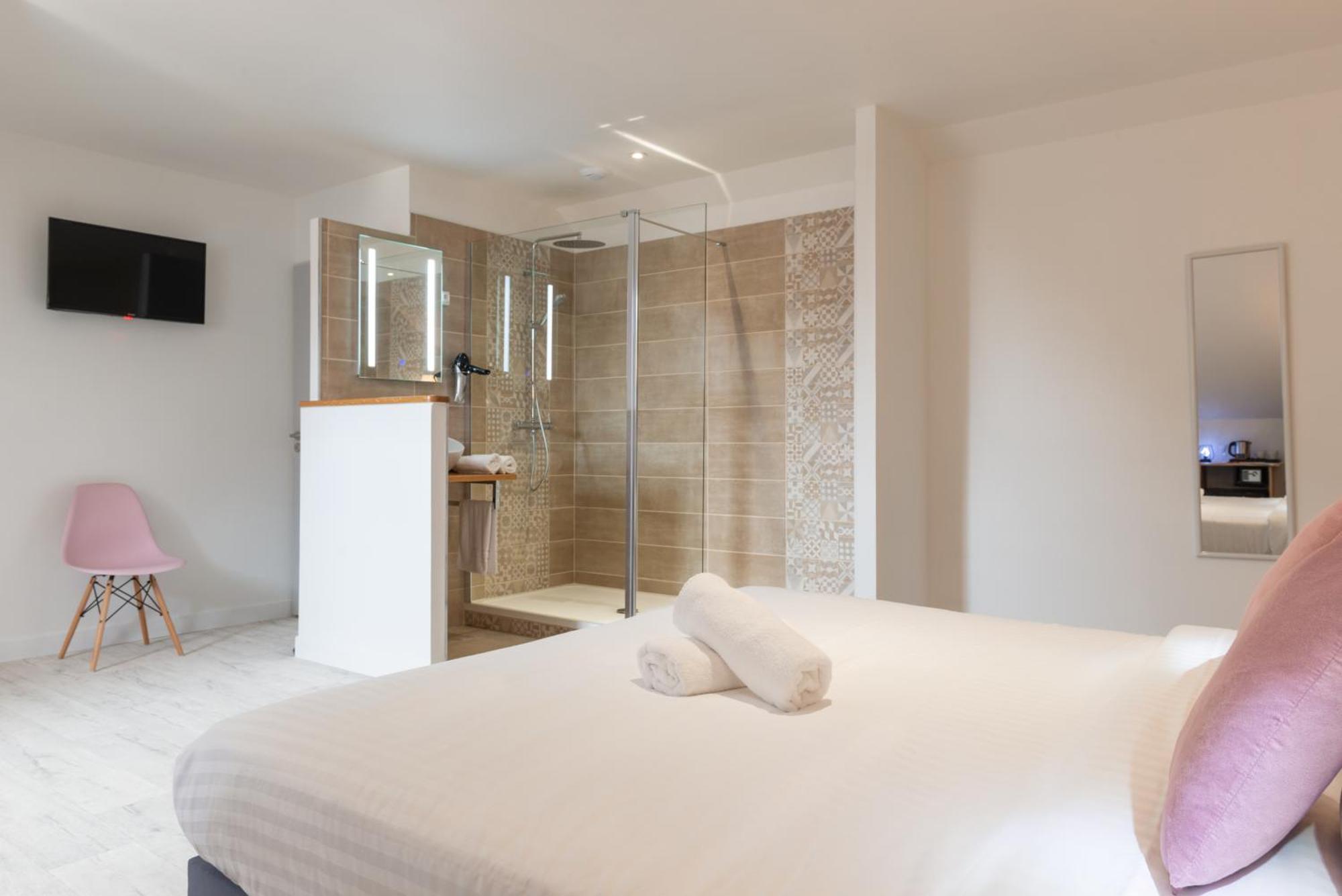 Le Manoir De Pierre Levee, The Originals Collection Hotel Tournon-Saint-Martin Bagian luar foto