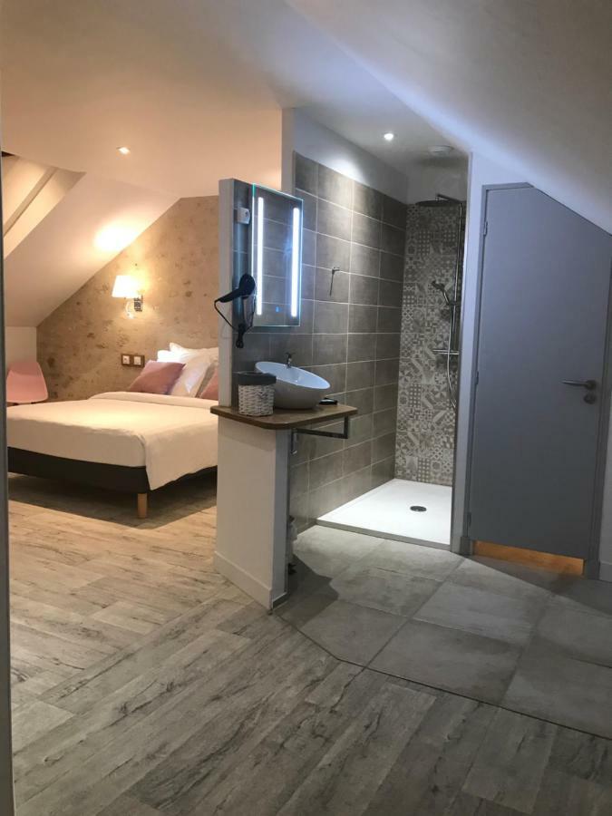 Le Manoir De Pierre Levee, The Originals Collection Hotel Tournon-Saint-Martin Bagian luar foto