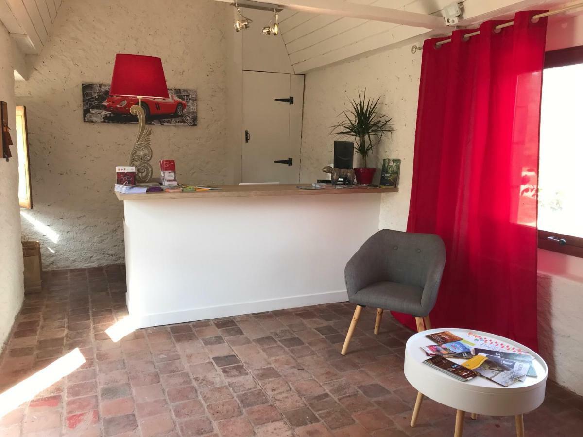 Le Manoir De Pierre Levee, The Originals Collection Hotel Tournon-Saint-Martin Bagian luar foto